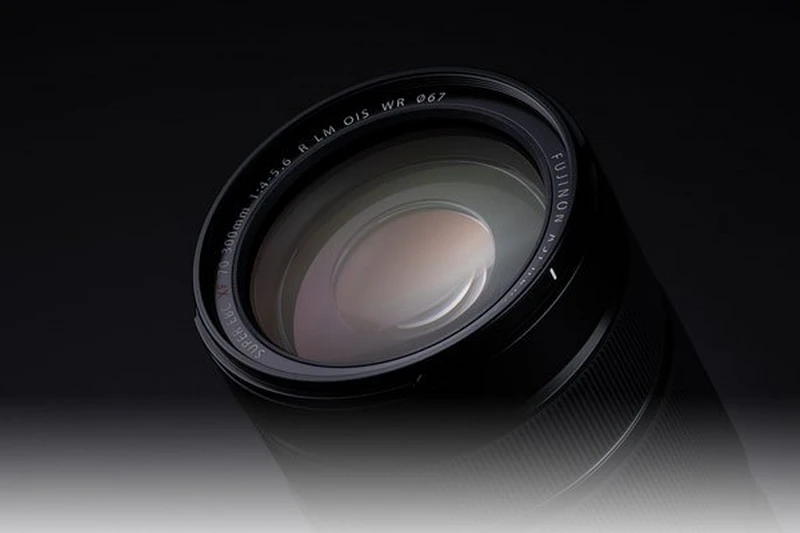 Hệ thống ngàm hỗ trợ teleconverter giúp tăng phạm vi zoom