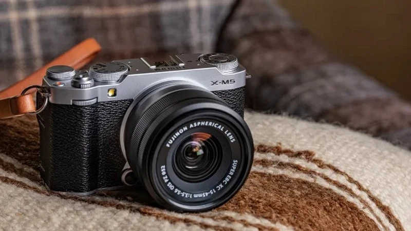 Fujifilm XM5 với XS20 - Khác biệt về bố cục nút bấm
